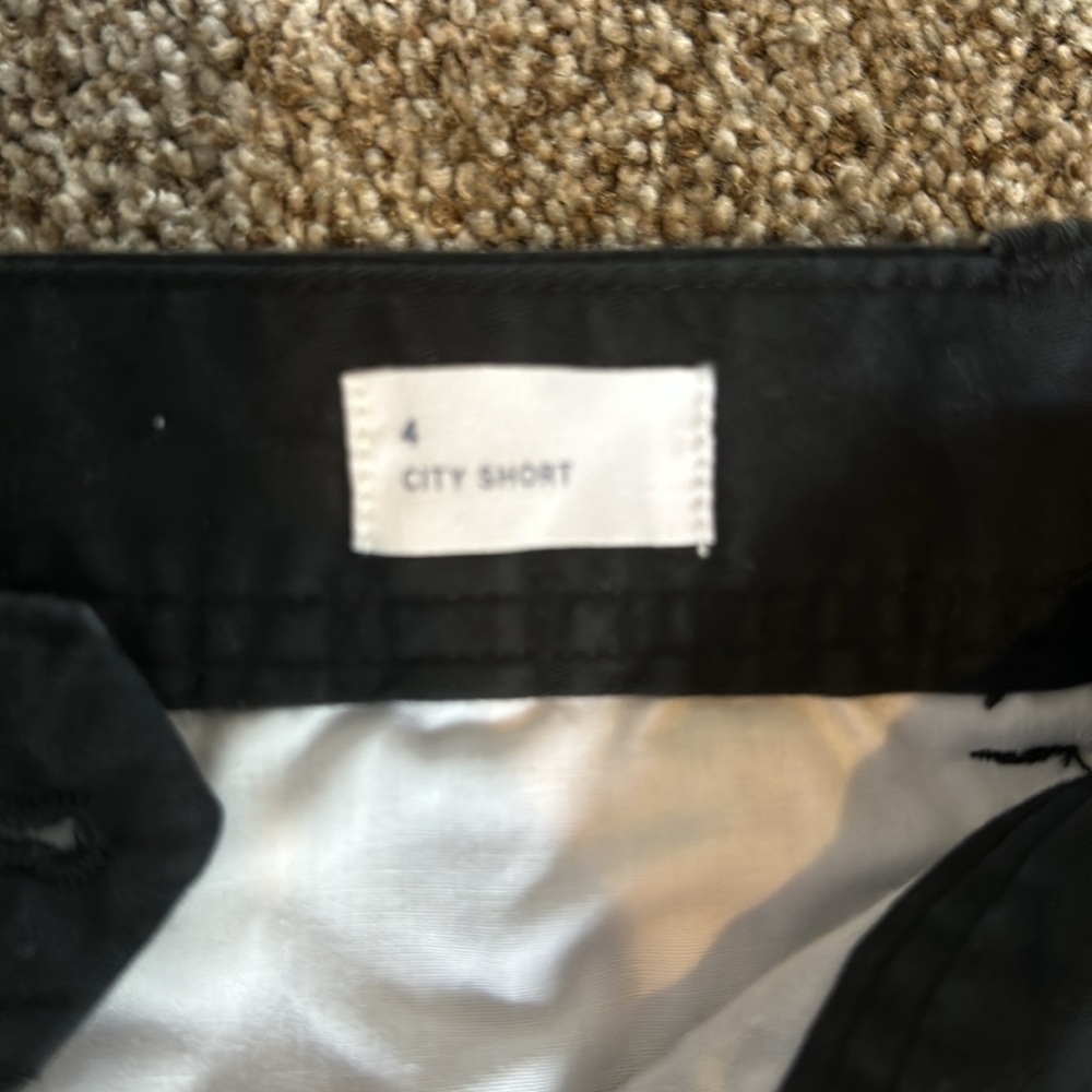 Black Gal city shorts size 4 - Picture 2 of 4